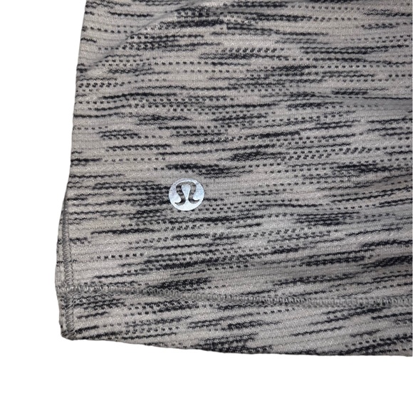 - Lululemon Run it out tee - Picture 6 of 7